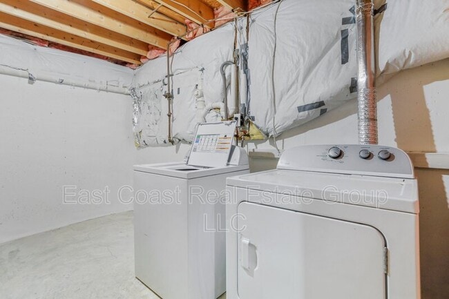 Building Photo - 77 Grassy Meadow Rd