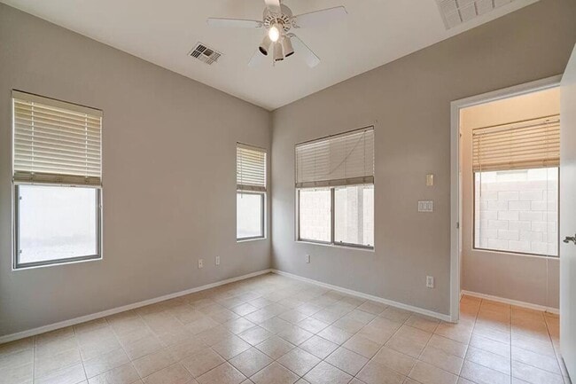 Building Photo - 44811 Paraiso Ln