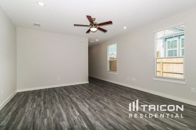 Building Photo - 1617 Mexican Heather Dr