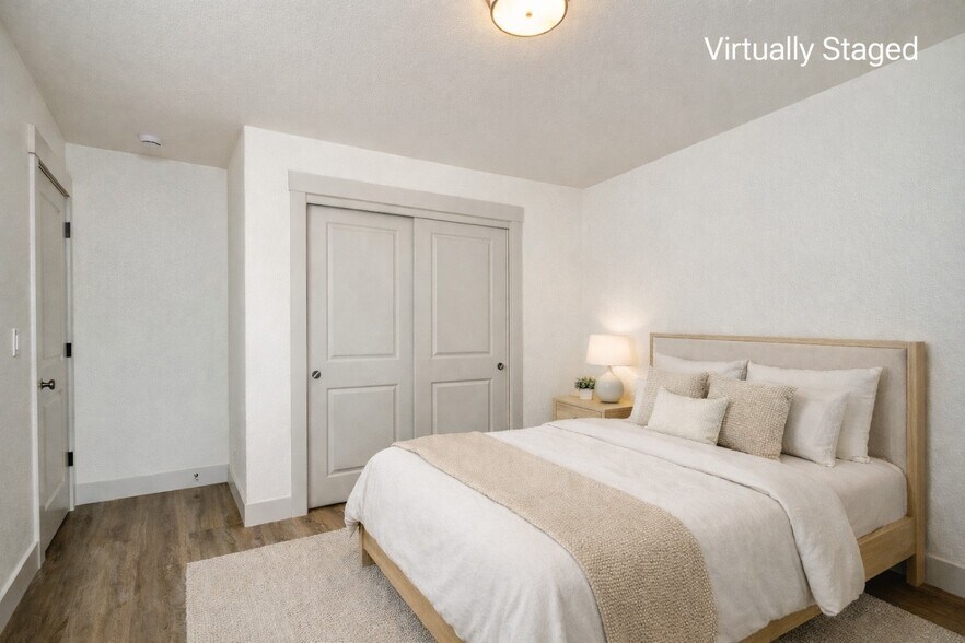 Building Photo - 1319 Oppek St NE