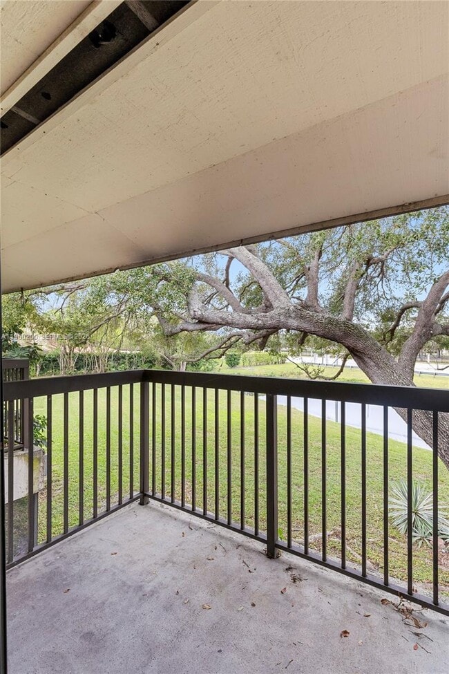 Building Photo - 6061 Shaker Wood Cir