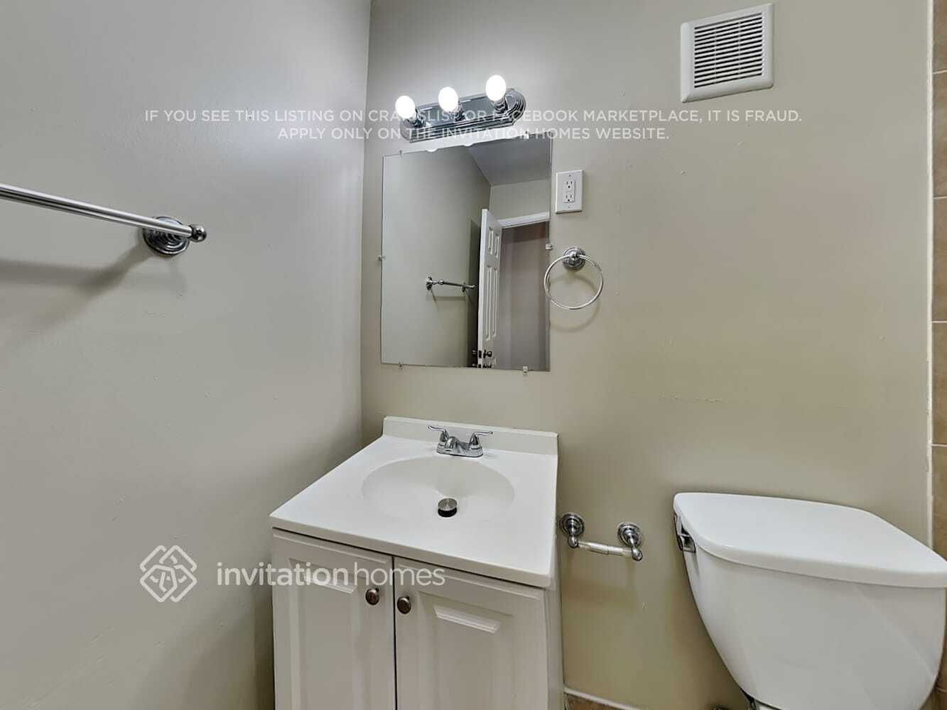 Building Photo - 2620 SW 121st Ave