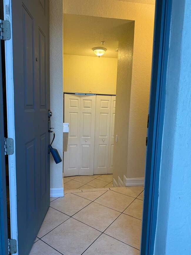 Building Photo - 603 N St