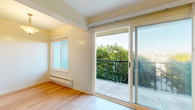 Building Photo - 702 Presidio Ave