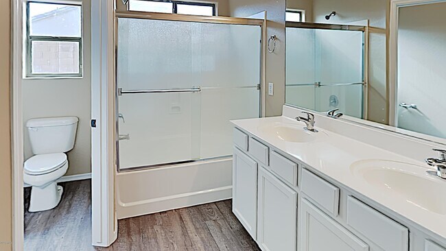 Building Photo - 355 W Holstein Trail