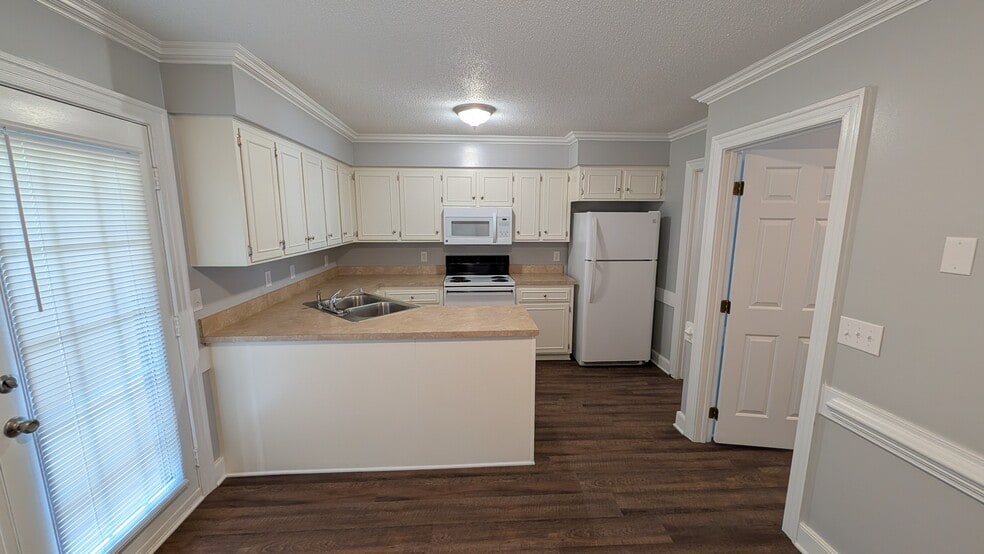 Building Photo - 318 Olde Towne Dr