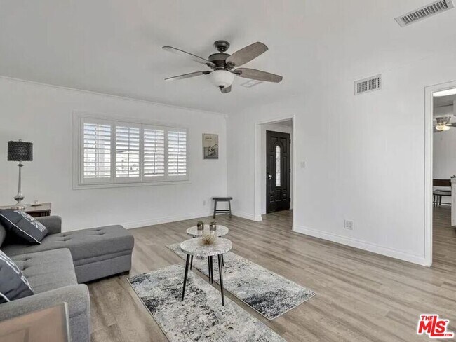 Building Photo - 28040 Ermine Pl