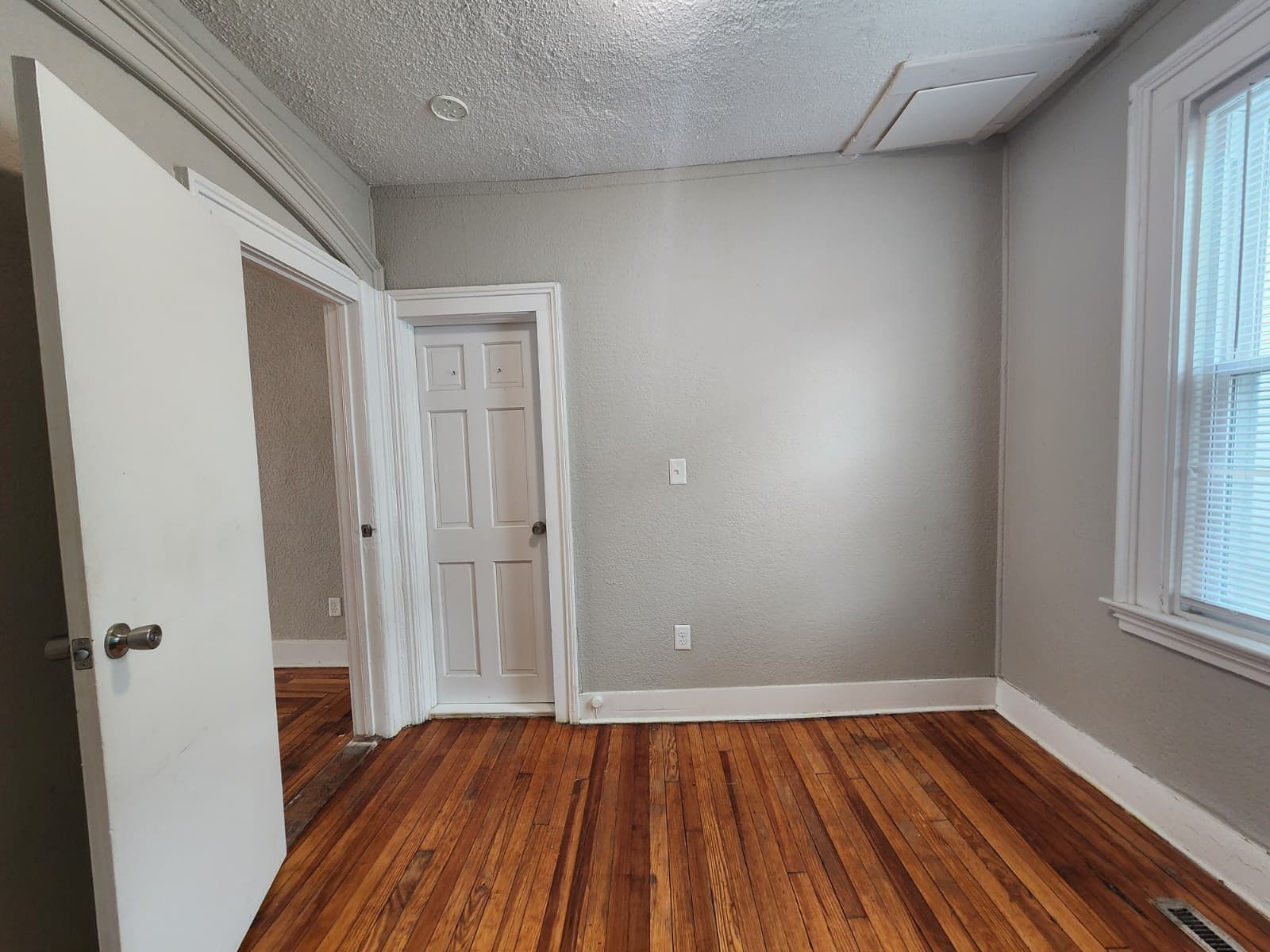 Building Photo - 74 William St