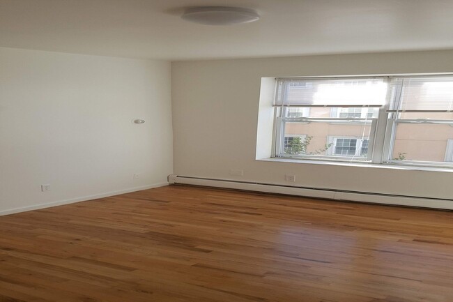 Building Photo - 135 Van Wagenen Ave
