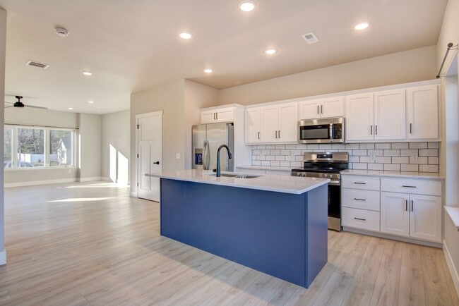 Building Photo - Brand New Luxury Townhomes: 3BR, 2.5Bath A...