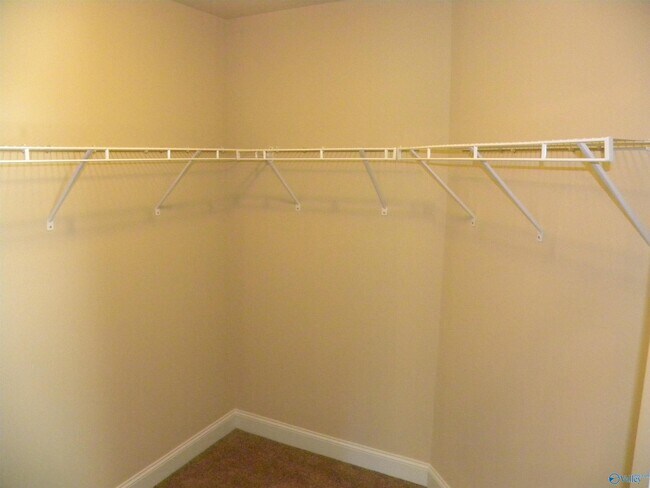 Building Photo - 202 Ashbrook Cir