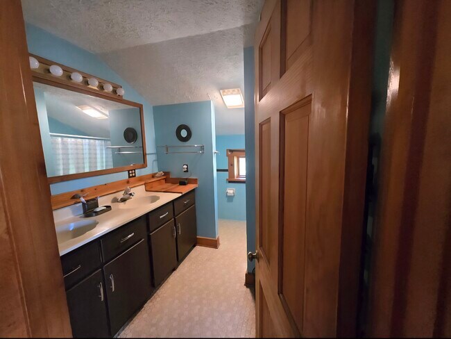 Building Photo - 84 Cotton Ln