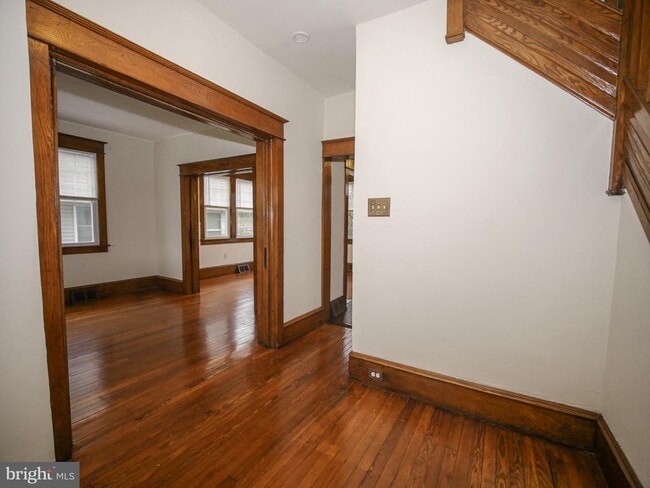 Building Photo - 332 Crown Point Rd