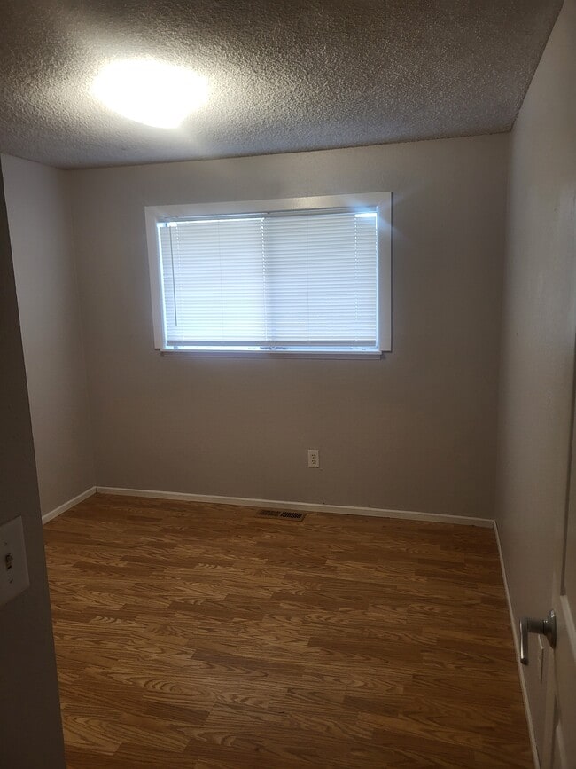 Building Photo - Rental