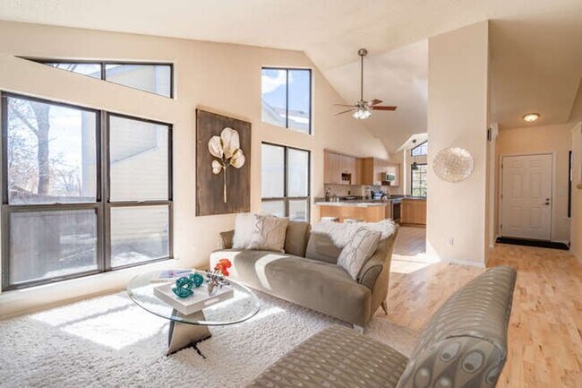 Building Photo - Online for roommate application ONLY