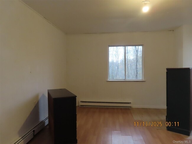 Building Photo - 27 Sunny Ln