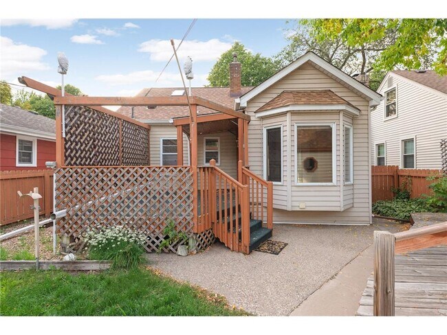 Building Photo - 3744 Perry Ave N