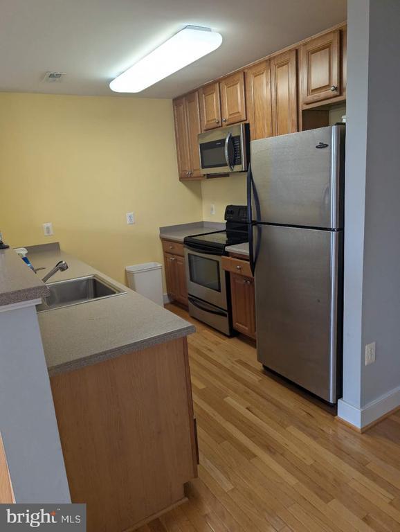 Building Photo - 400 Renfro Dr