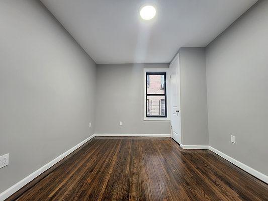 Building Photo - 3 bedroom in BRONX NY 10462