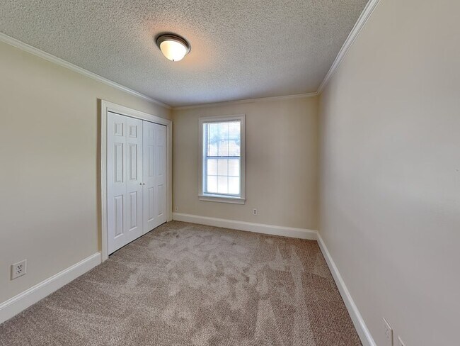 Building Photo - 3101 Park Creek Ct