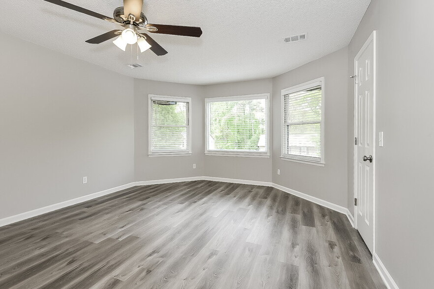 Building Photo - 2151 Shillings Chase Dr