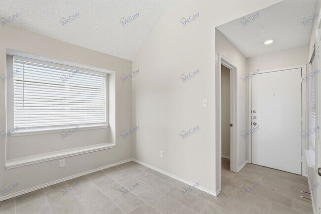 Building Photo - 2314 Stillwater Dr