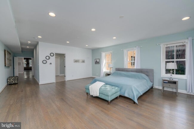 Building Photo - 840 S Bond St