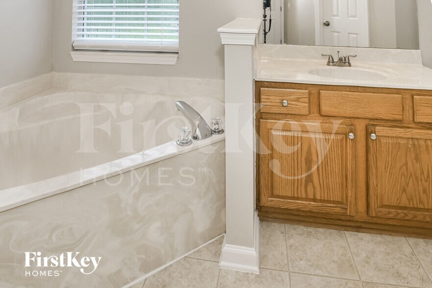 Building Photo - 1814 Forest Creek Dr