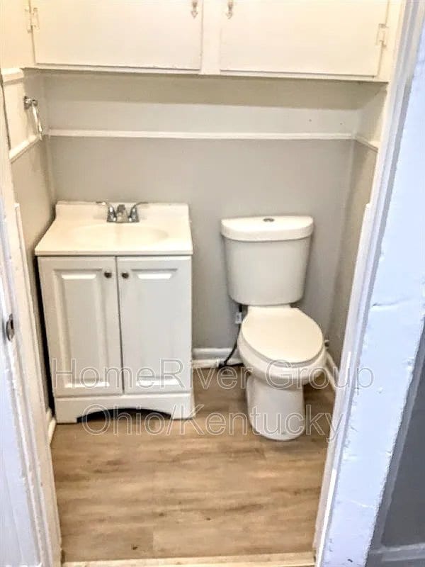 Building Photo - 122 Ash St