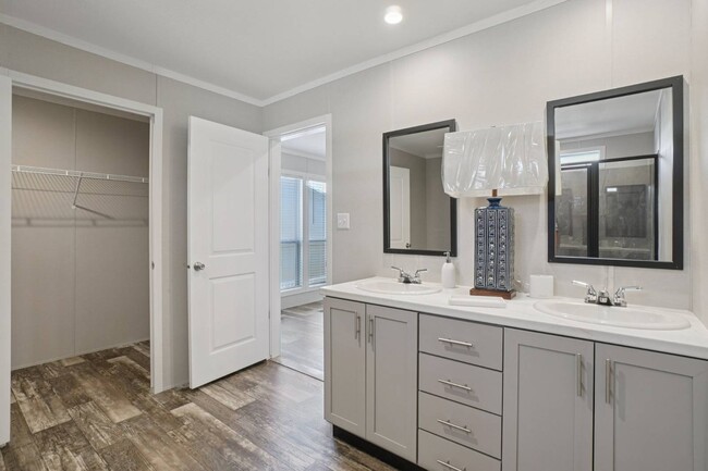 Building Photo - 1605 American Dr