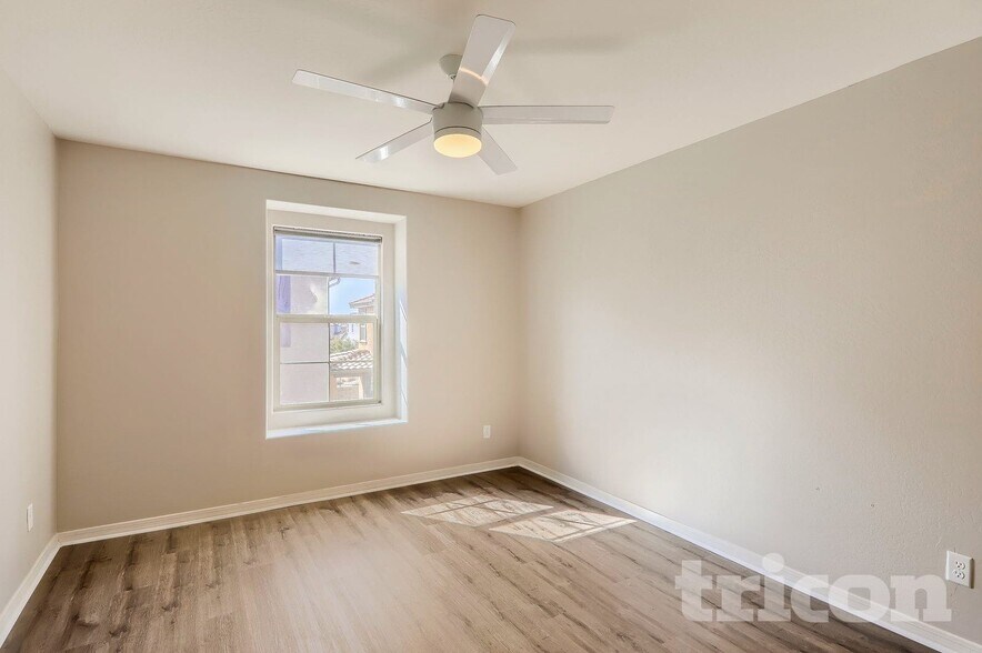 Building Photo - 11641 N 165th Ln