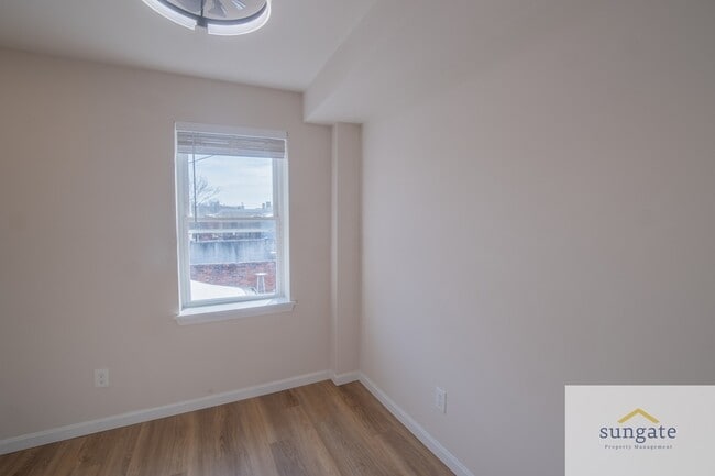 Building Photo - 1911 Eastern Ave