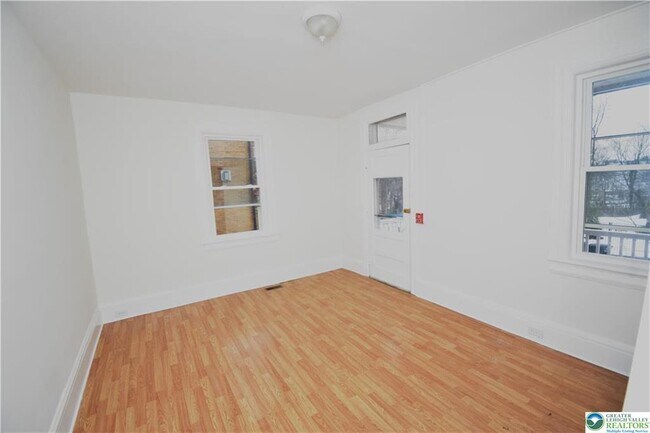 Building Photo - 312 March St