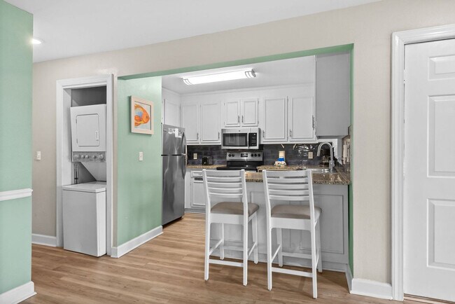 Building Photo - 2805B N Ocean Blvd