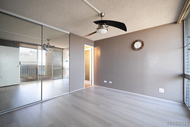 Building Photo - 2 Bed 2 Bath 2 Parking IN PEARL CITY