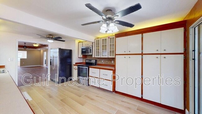 Building Photo - 2635 Arnold St