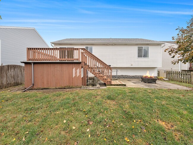 Building Photo - Arbor Gate Split Entry