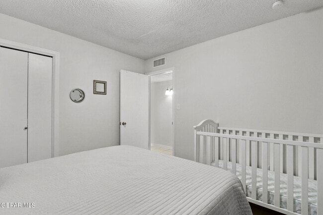 Building Photo - 6923 Alto Rey Ave