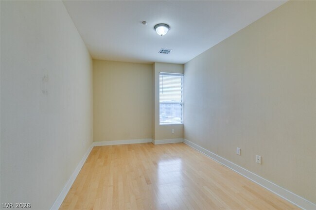 Building Photo - 228 Frapuccino Ave