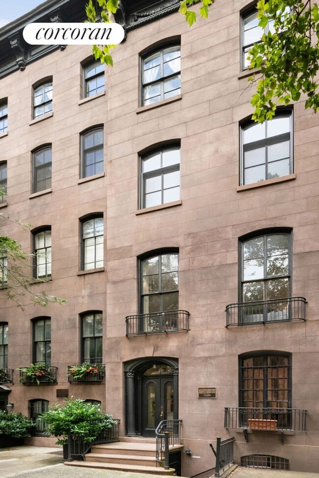 Building Photo - 48 W 12th St