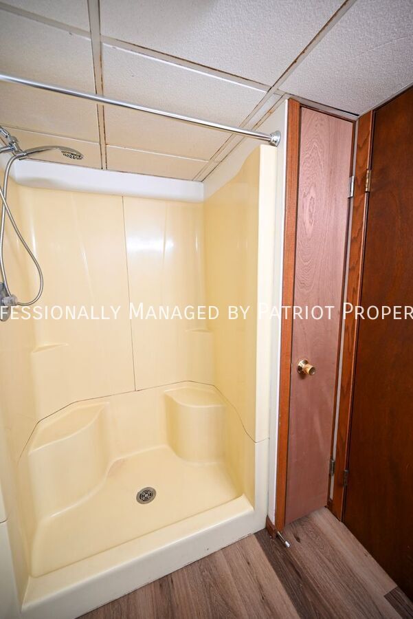 Building Photo - 616 W Washington St