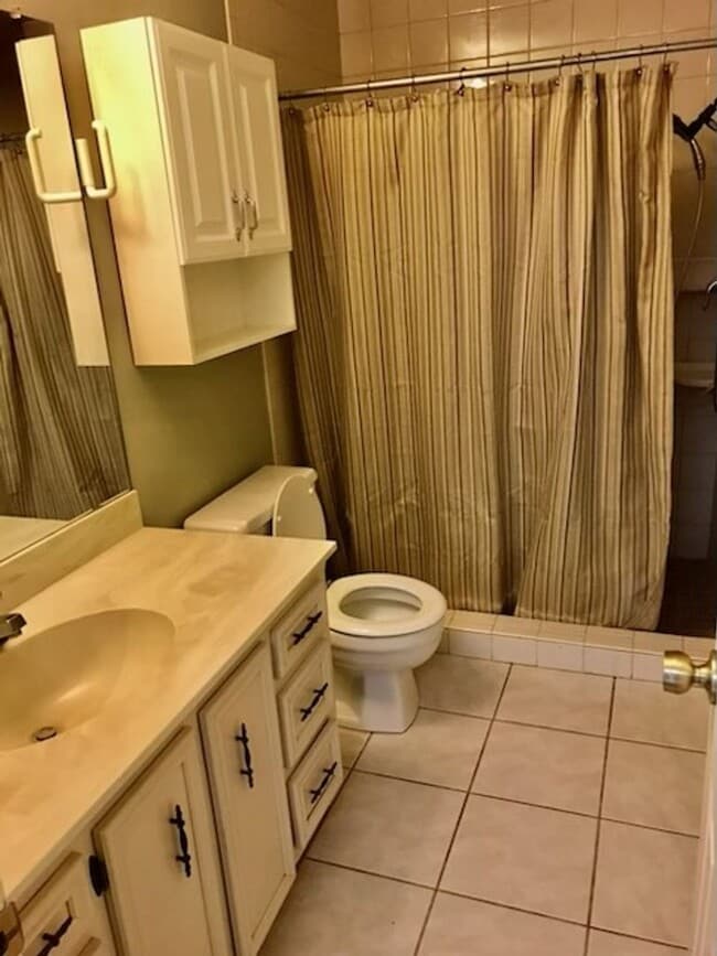 Building Photo - Garden home excellent condition