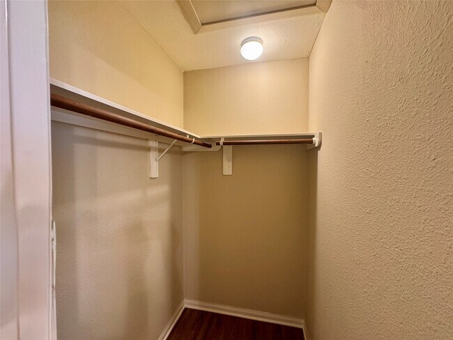 Building Photo - 2303 Corry Crest Cir