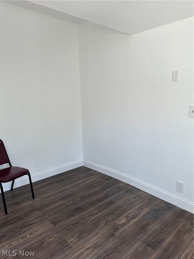 Building Photo - 1418 Wyandotte Ave