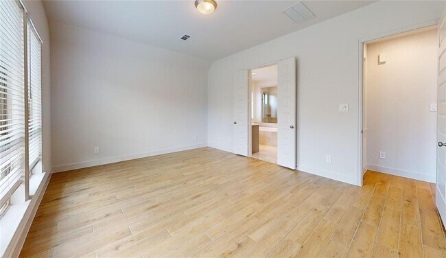Building Photo - 624 Sand Branch Dr