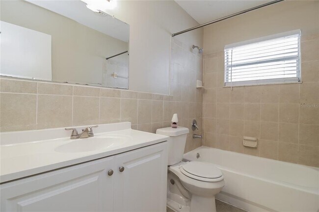 Building Photo - 734 Dunhill Dr
