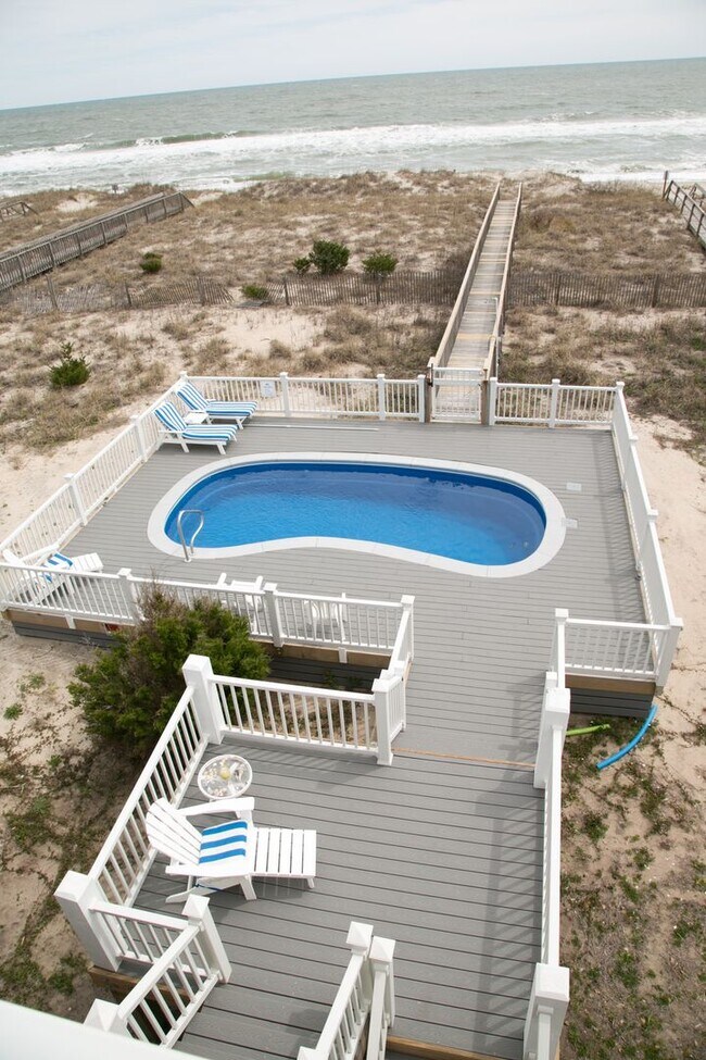 Building Photo - 837 Fort Fisher Blvd S