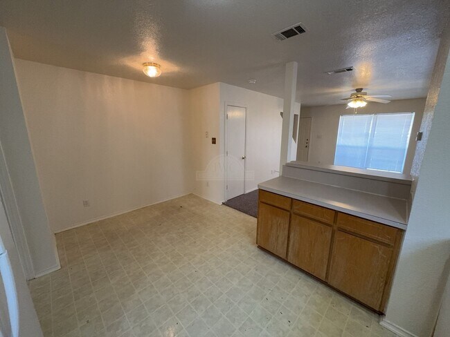 Building Photo - 4500 Deek Dr