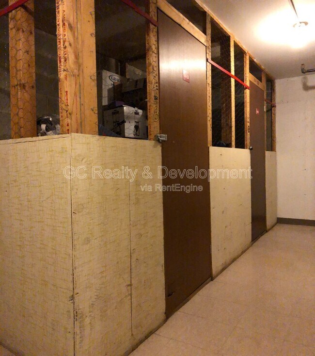 Building Photo - 314 N Warwick Ave