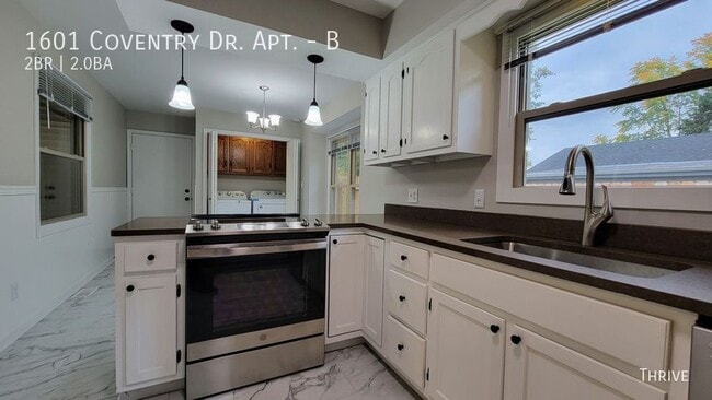 Building Photo - 1601 Coventry Dr